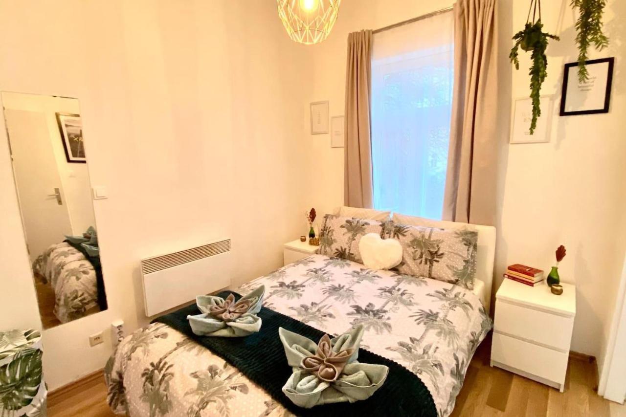Amazonian Jungle Apartment In Wien Ngoại thất bức ảnh